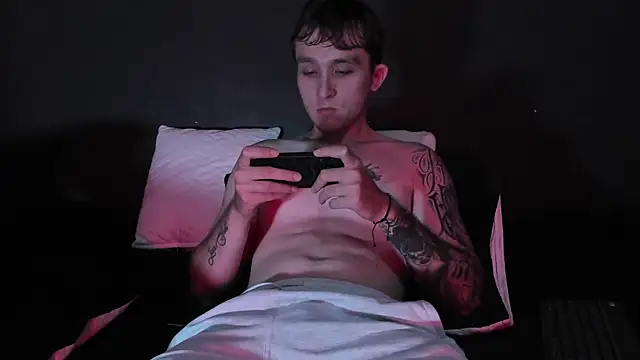 Dylanwhite23  online show from 26, 11, 2025