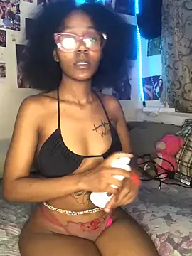 Snapshot of naughtybitches5 chatting on 19, 3, 2025 naughtybitches5 online show from 19, 3, 2025