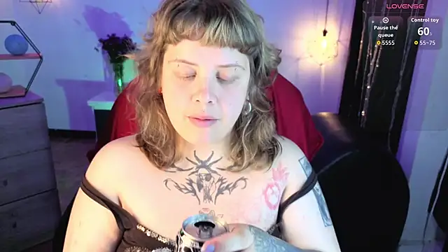 Sabrina scarlett online show from 10, 11, 2025