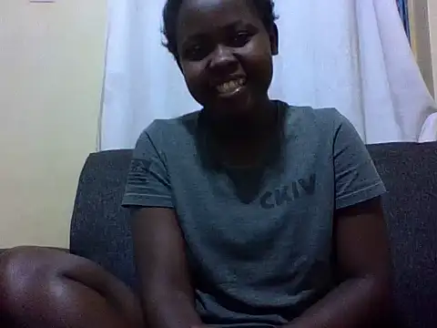 Snapshot of Sweetcecie01 chatting on 14, 6, 2026 Sweetcecie01 online show from 14, 6, 2026