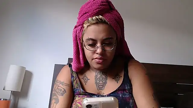 lolafairytail online show from 4, 3, 2026