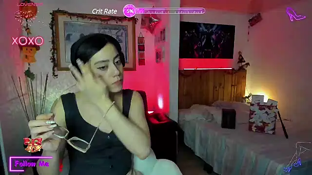 Snapshot of LauGrayJ chatting on 10, 12, 2024 LauGrayJ online show from 10, 12, 2024