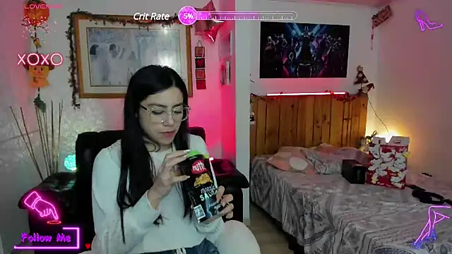 Snapshot of LauGrayJ chatting on 5, 1, 2025 LauGrayJ online show from 5, 1, 2025