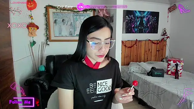Snapshot of LauGrayJ chatting on 19, 2, 2025 LauGrayJ online show from 19, 2, 2025
