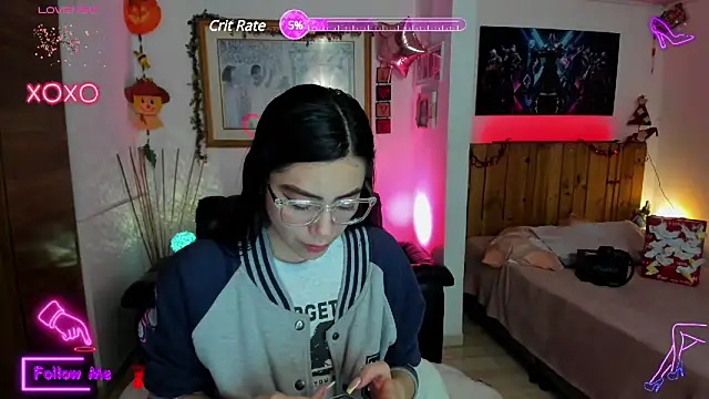 Snapshot of LauGrayJ chatting on 4, 3, 2025 LauGrayJ online show from 4, 3, 2025