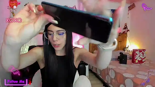Snapshot of LauGrayJ chatting on 11, 3, 2025 LauGrayJ online show from 11, 3, 2025
