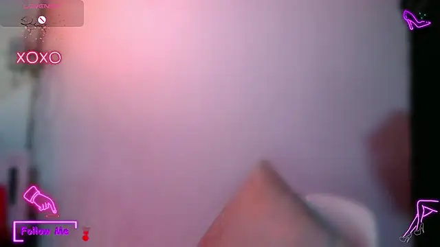 Snapshot of LauGrayJ chatting on 4, 10, 2025 LauGrayJ online show from 4, 10, 2025