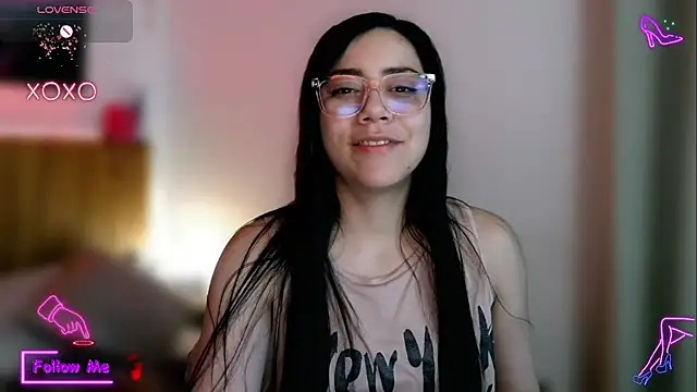 Snapshot of LauGrayJ chatting on 5, 10, 2025 LauGrayJ online show from 5, 10, 2025