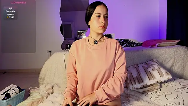 Snapshot of Madeline_Dreams chatting on 13, 9, 2025 Madeline Dreams online show from 13, 9, 2025