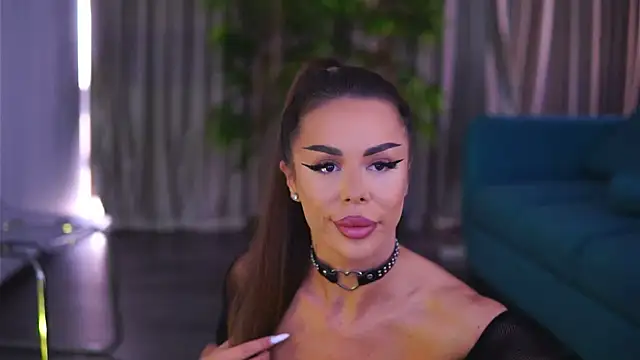 MissKiarra online show from 9, 3, 2025