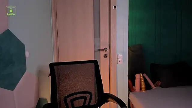 Snapshot of MarkGWalker chatting on 8, 2, 2025 MarkGWalker online show from 8, 2, 2025