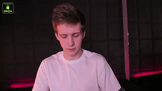 Snapshot of MarkGWalker chatting on 11, 3, 2025 MarkGWalker online show from 11, 3, 2025