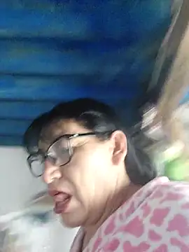 clarita 01 online show from 17, 4, 2026