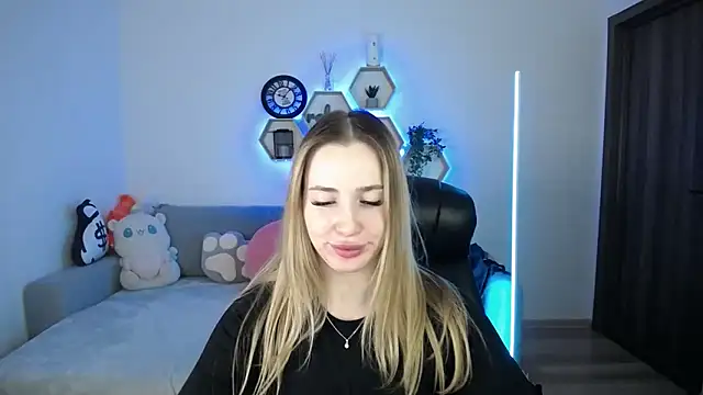 SabrinViolet online show from 9, 3, 2026