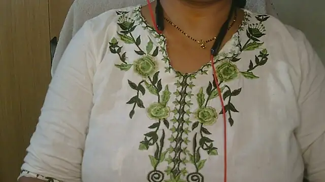 Snapshot of Cute_Ruhi99 chatting on 27, 4, 2026 Cute Ruhi99 online show from 27, 4, 2026