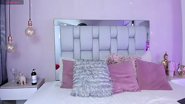 SusanBenett online show from 12, 10, 2025