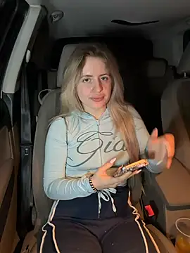 Holly-Glamour online show from 24, 5, 2026