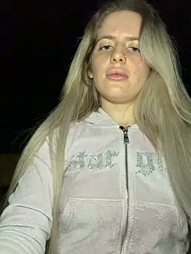 Holly-Glamour online show from 15, 7, 2026