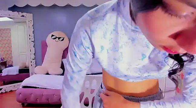 Iris Stone  online show from 15, 1, 2025