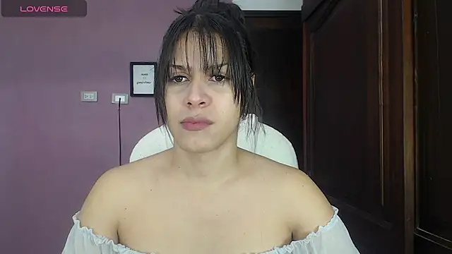 Snapshot of Luciana_Ortiz1 chatting on 3, 3, 2025 Luciana Ortiz1 online show from 3, 3, 2025