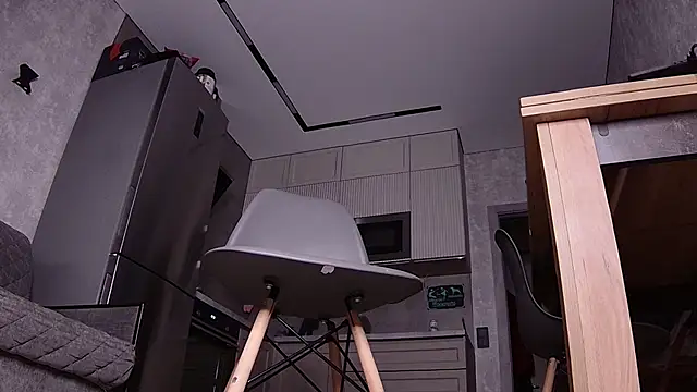 eelizabeth online show from 30, 1, 2025