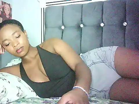 Snapshot of Cryaluna chatting on 21, 5, 2026 Cryaluna online show from 21, 5, 2026
