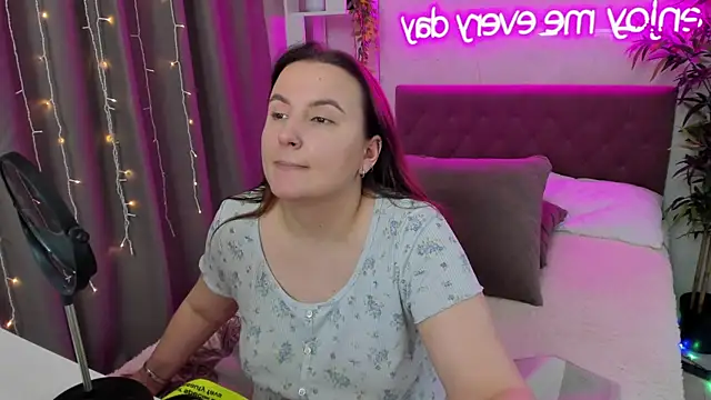 FeralPeach online show from 7, 12, 2024