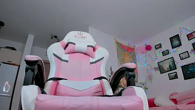 Mia Madden online show from 24, 12, 2024