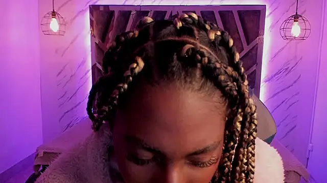 Snapshot of Queen_perla_ chatting on 20, 12, 2024 Queen perla online show from 20, 12, 2024