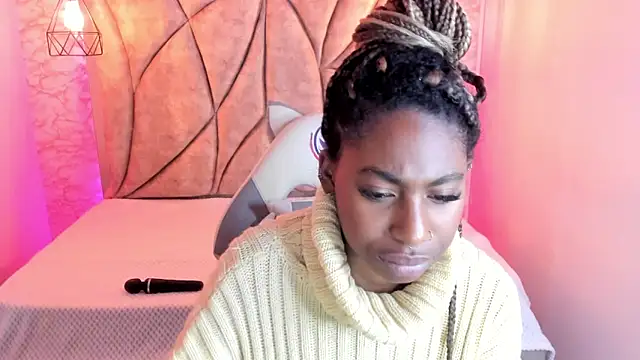 Snapshot of Queen_perla_ chatting on 31, 1, 2025 Queen perla online show from 31, 1, 2025