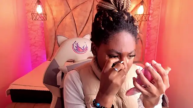 Snapshot of Queen_perla_ chatting on 1, 2, 2025 Queen perla online show from 1, 2, 2025