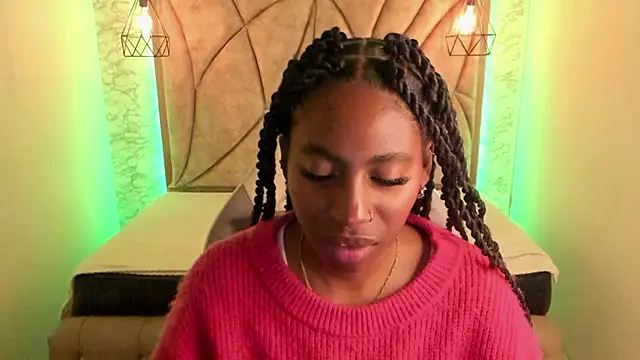 Snapshot of Queen_perla_ chatting on 28, 2, 2025 Queen perla online show from 28, 2, 2025