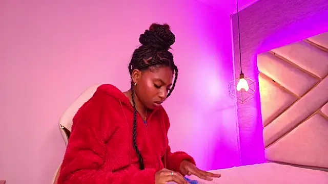 Snapshot of Queen_perla_ chatting on 22, 3, 2025 Queen perla online show from 22, 3, 2025