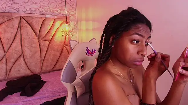 Queen perla  online show from 15, 11, 2025