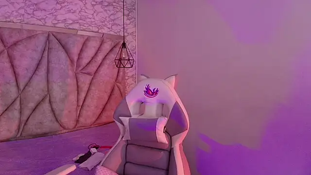 Queen perla  online show from 28, 11, 2025