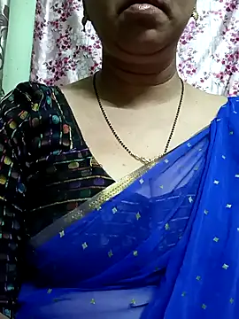Snapshot of Rosy-B chatting on 4, 1, 2025 Rosy-B online show from 4, 1, 2025