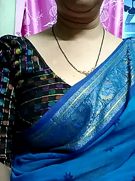 Snapshot of Rosy-B chatting on 4, 2, 2025 Rosy-B online show from 4, 2, 2025
