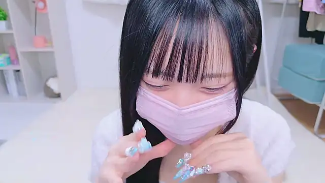 Snapshot of Suzu_ch_xx chatting on 13, 12, 2024 Suzu ch xx online show from 13, 12, 2024