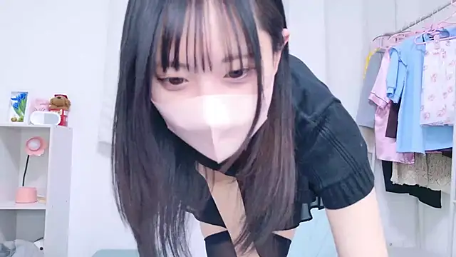 Snapshot of Suzu_ch_xx chatting on 14, 2, 2025 Suzu ch xx online show from 14, 2, 2025