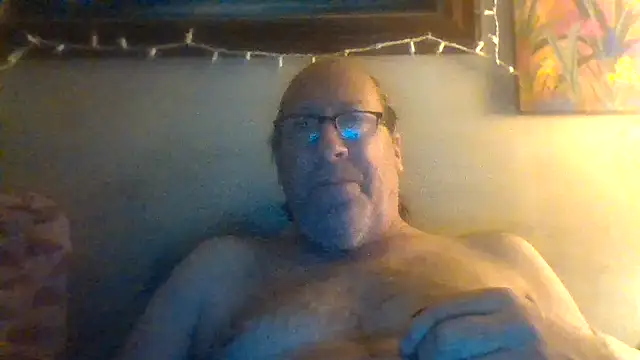 Snapshot of hornyrich69 chatting on 9, 1, 2025 hornyrich69 online show from 9, 1, 2025