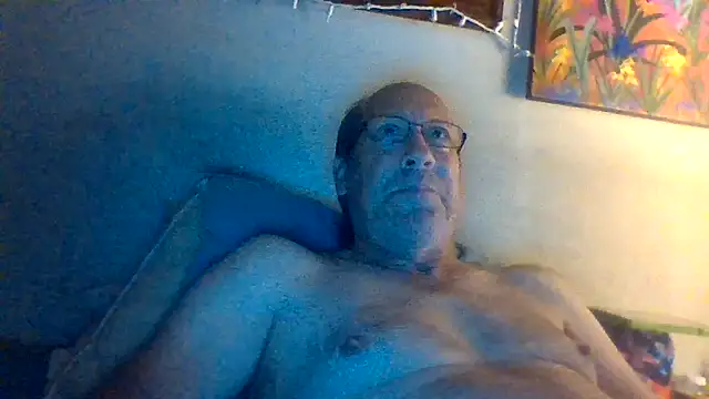 Snapshot of hornyrich69 chatting on 17, 9, 2025 hornyrich69 online show from 17, 9, 2025