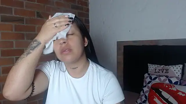 salome  hills1 online show from 15, 2, 2026