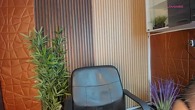 Snapshot of Emmaa_Robertss chatting on 3, 3, 2025 Emmaa Robertss online show from 3, 3, 2025