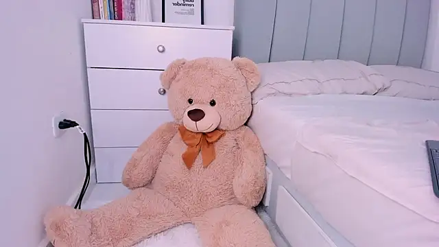 DannaHyde online show from 6, 2, 2025