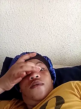 Snapshot of FreakyAngel3X chatting on 5, 4, 2026 FreakyAngel3X online show from 5, 4, 2026