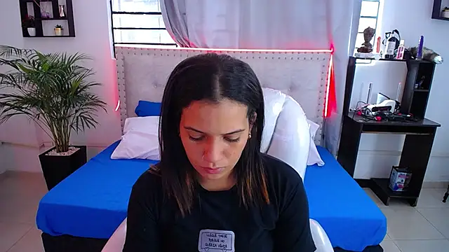 Chiqui milk  online show from 12, 3, 2025