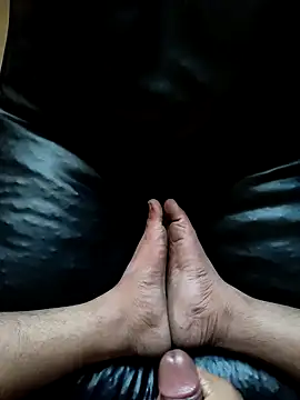 Snapshot of Village_0boy chatting on 18, 12, 2025 Village 0boy online show from 18, 12, 2025