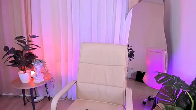 Mia Cheers online show from 5, 2, 2025