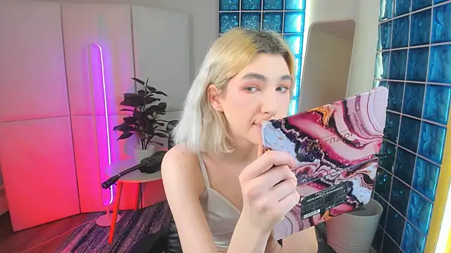 Mia Cheers online show from 25, 2, 2025