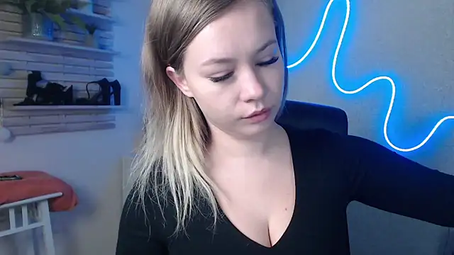 holly xglam online show from 19, 12, 2024